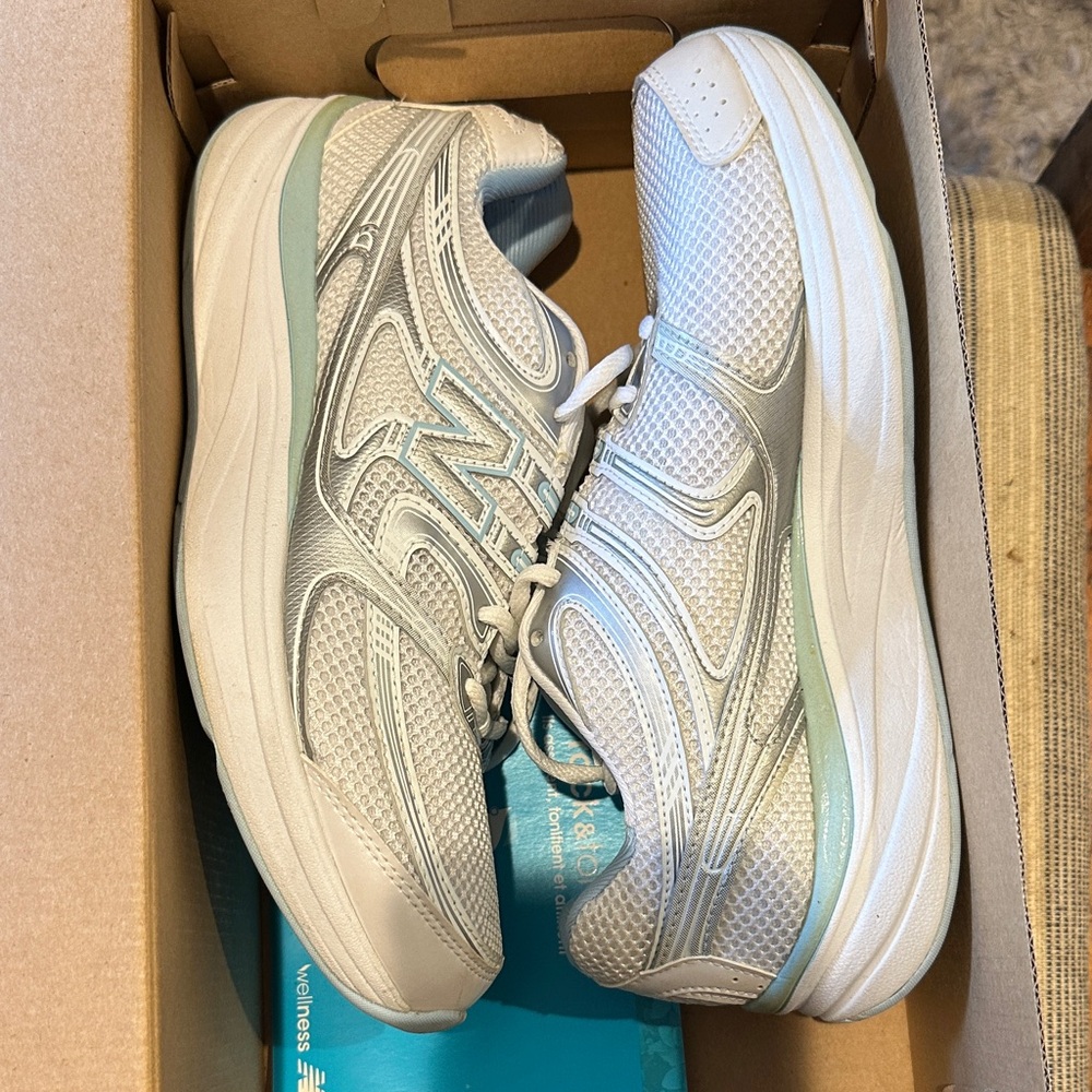 New Balance Women's Gray and White Athletic Shoes